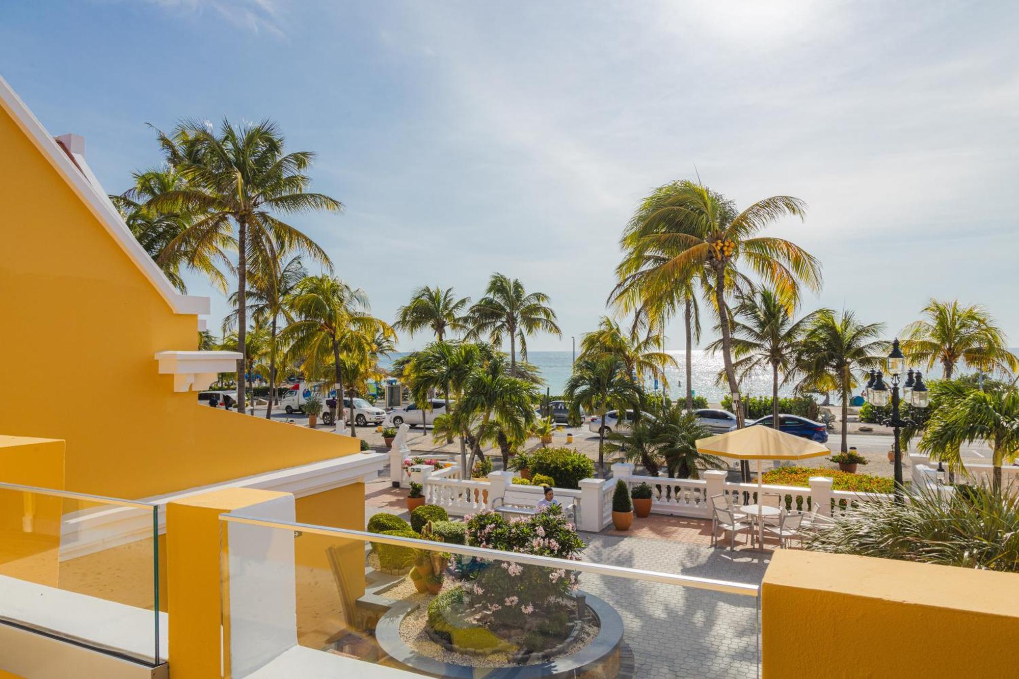 Amsterdam Manor Beach Resort Palm Beach Exterior foto