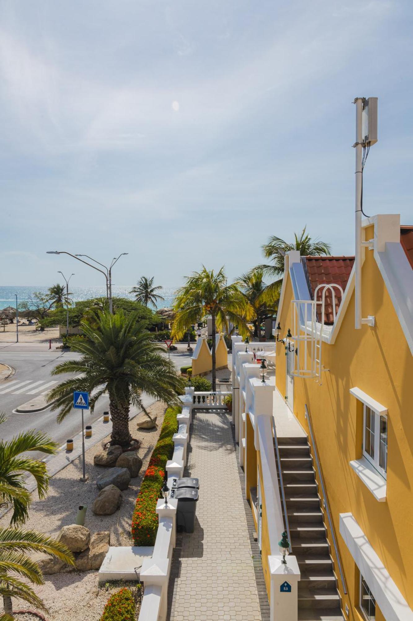 Amsterdam Manor Beach Resort Palm Beach Exterior foto