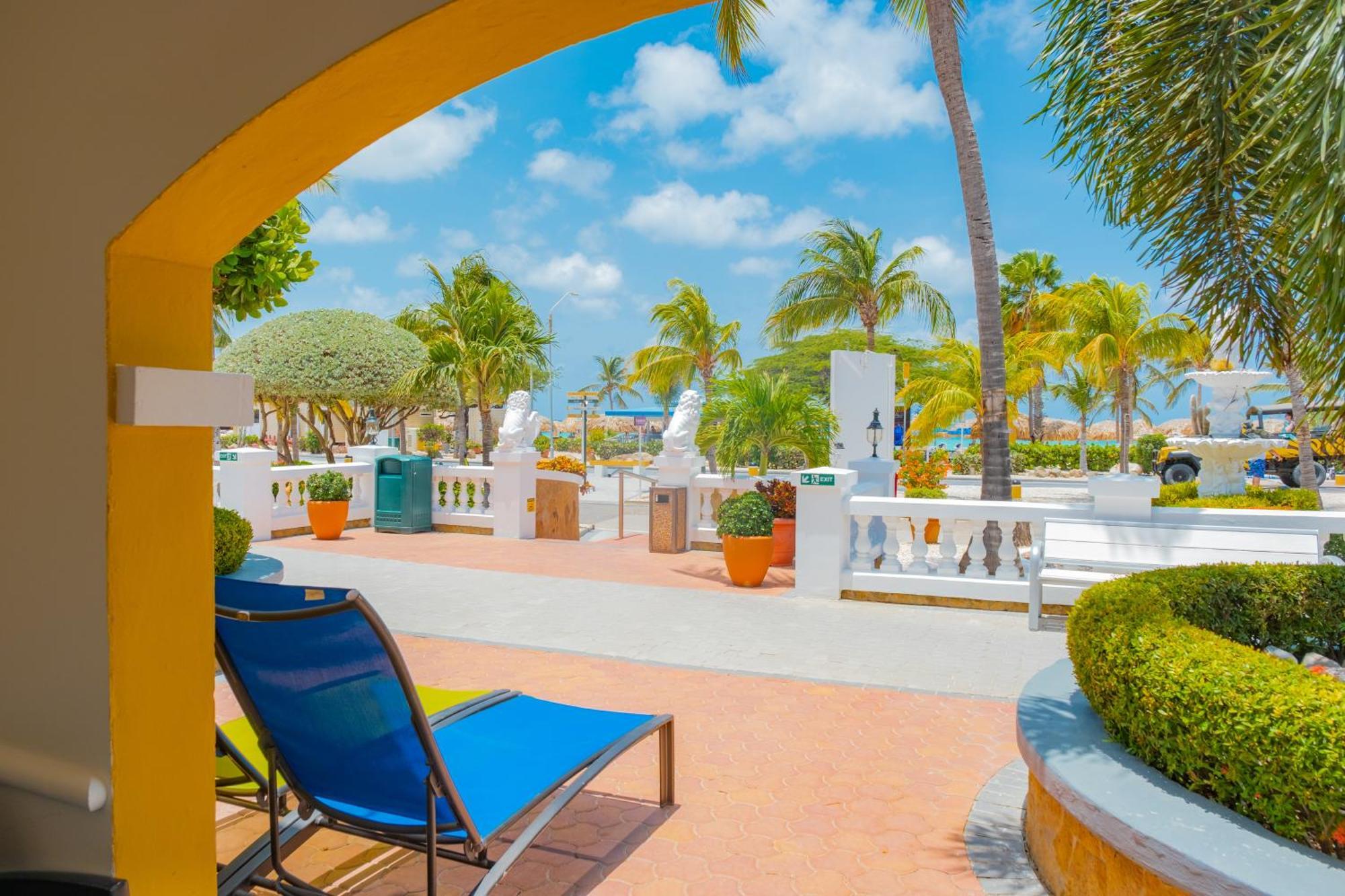 Amsterdam Manor Beach Resort Palm Beach Exterior foto